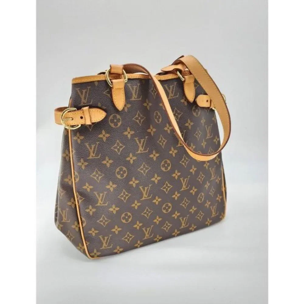 Louis Vuitton MM Tote Batignolles Vertical Monogram Canvas In Good Condition